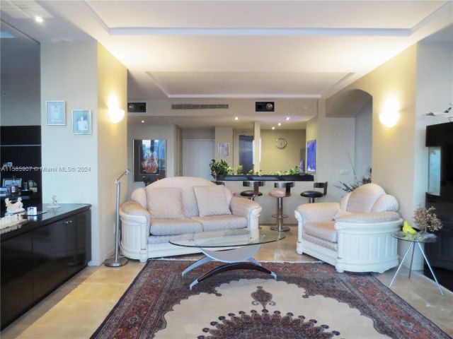 Apartment for rent  Unit # - photo 5400480