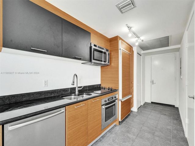 Apartment for rent  Unit #4709 - photo 5404565