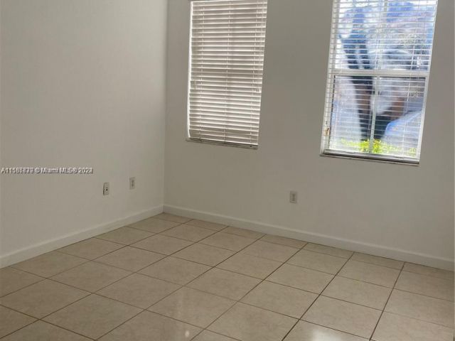 Home for rent at 8165 NW 108th Ave 8165 - photo 5400910