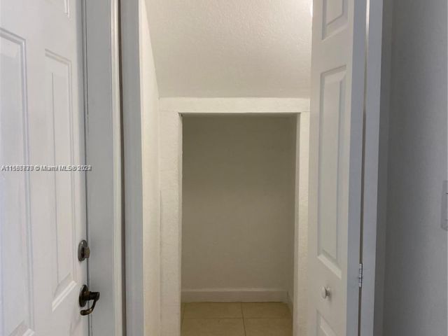 Home for rent at 8165 NW 108th Ave 8165 - photo 5400911