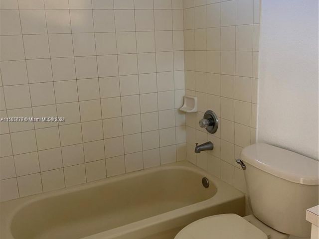 Home for rent at 8165 NW 108th Ave 8165 - photo 5400916