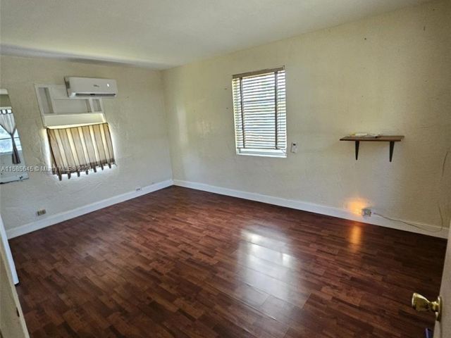 Home for rent at 1575 NE 128th St - photo 5423022