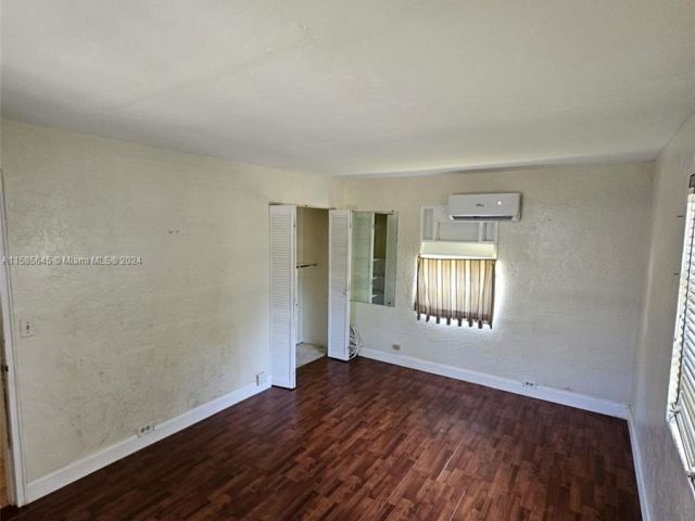 Home for rent at 1575 NE 128th St - photo 5423023