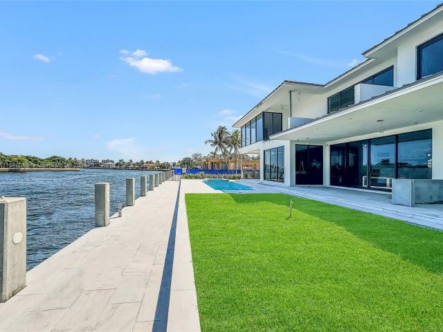 Home for sale at 2010 Intracoastal Dr - photo 5419524