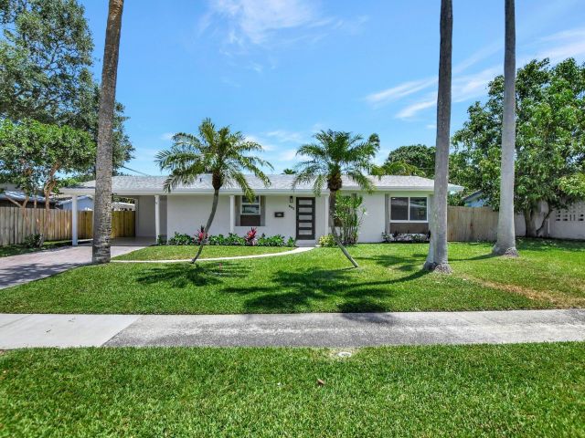 Home for sale at 832 SW 10th Avenue - photo 5427493