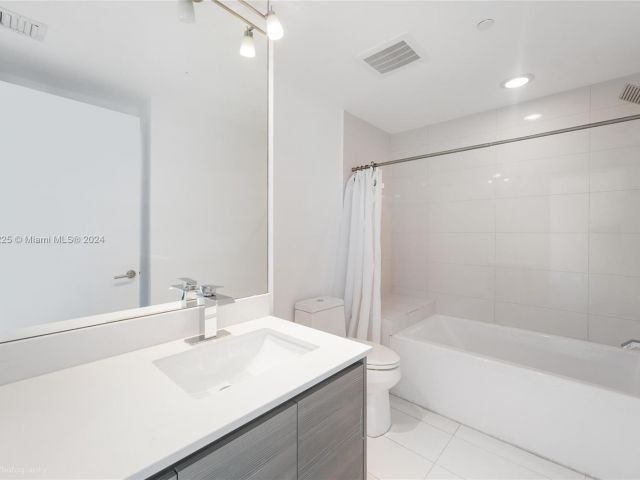 Apartment for sale  Unit #806 - photo 5407902