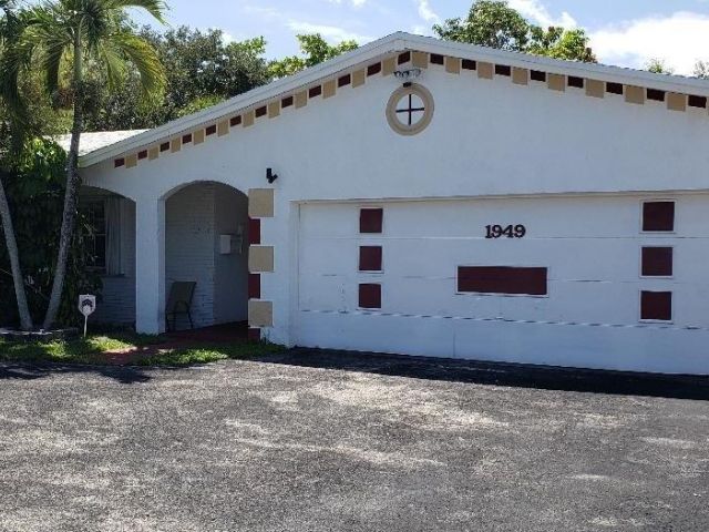 Home for sale at 1949 SW 28th Ter - photo 5406404