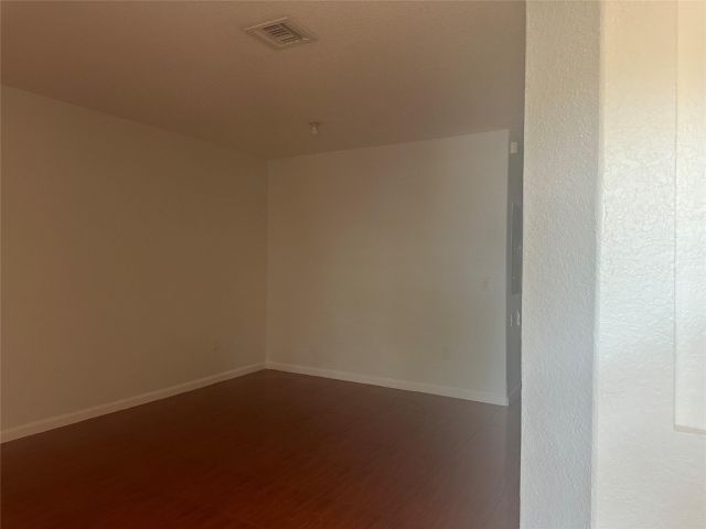 Home for rent at 8326 SW 29th St 102 - photo 5406508