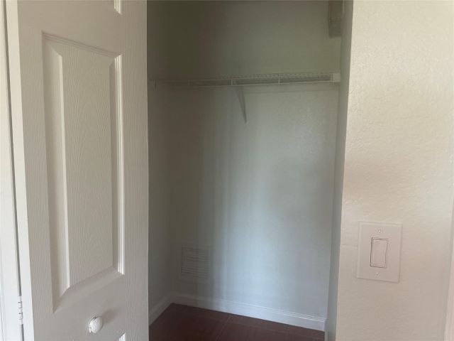 Home for rent at 8326 SW 29th St 102 - photo 5406511