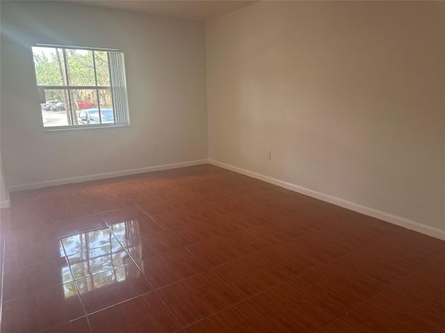 Home for rent at 8326 SW 29th St 102 - photo 5406518