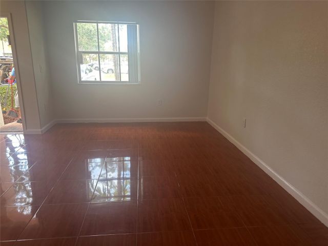 Home for rent at 8326 SW 29th St 102 - photo 5406519