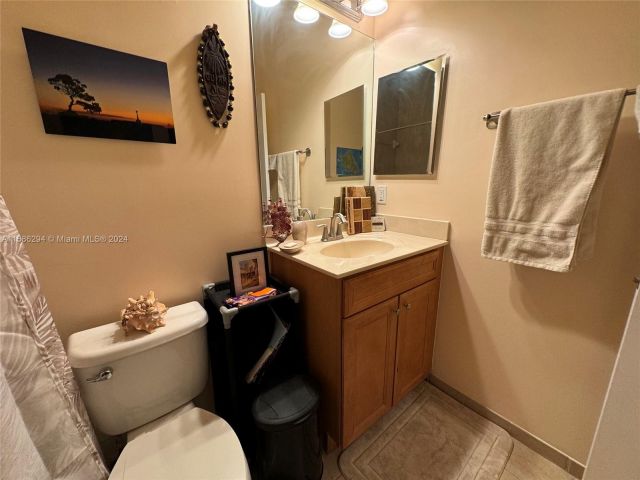 Home for rent at 8935 NW 98th Ct 0 - photo 5415834