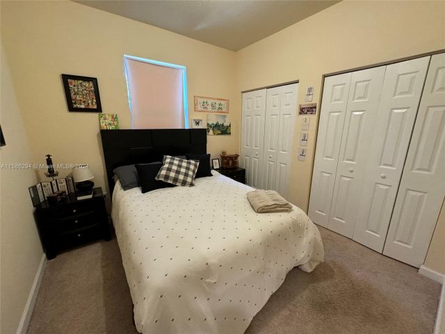 Home for rent at 8935 NW 98th Ct 0 - photo 5415836