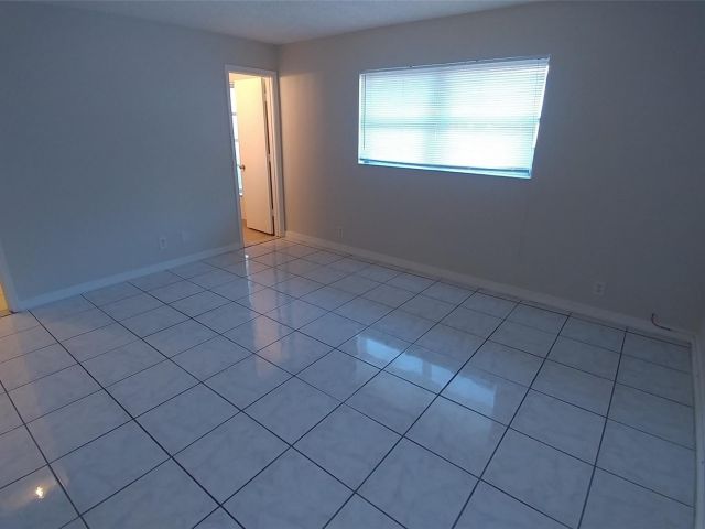 Home for rent at 334 SW 32nd Ave - photo 5425797