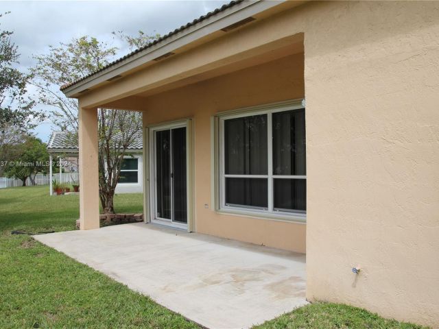 Home for rent at 14202 NW 20th St 0 - photo 5410715