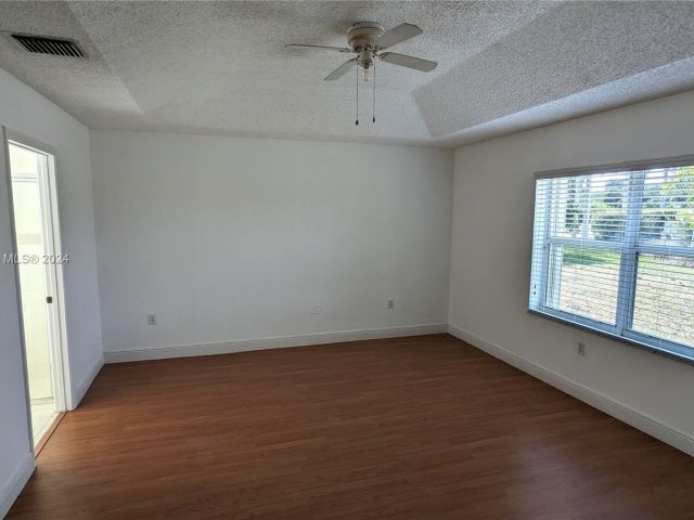 Home for rent at 14202 NW 20th St 0 - photo 5410718