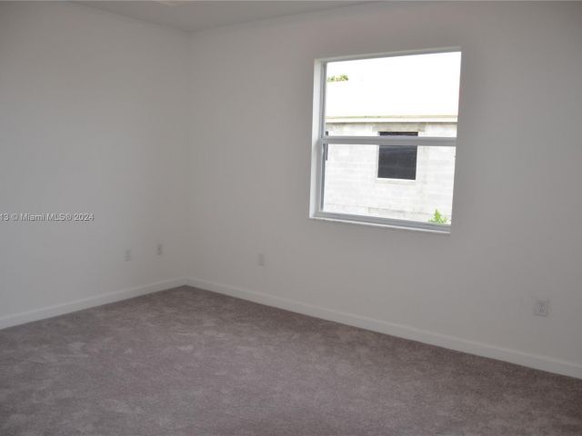 Home for rent at 1801 SE 27th Ter 1801 - photo 5407758