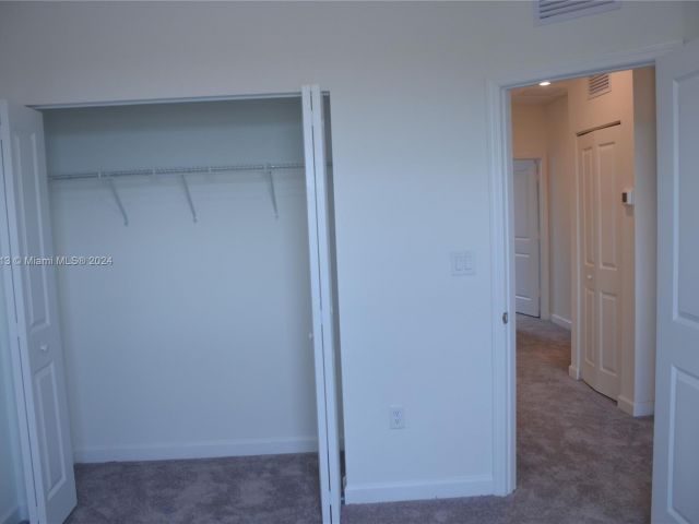 Home for rent at 1801 SE 27th Ter 1801 - photo 5407759