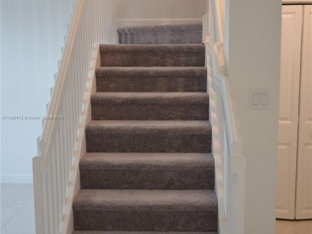 Home for rent at 1801 SE 27th Ter 1801 - photo 5407766