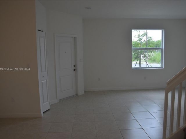 Home for rent at 1801 SE 27th Ter 1801 - photo 5407770