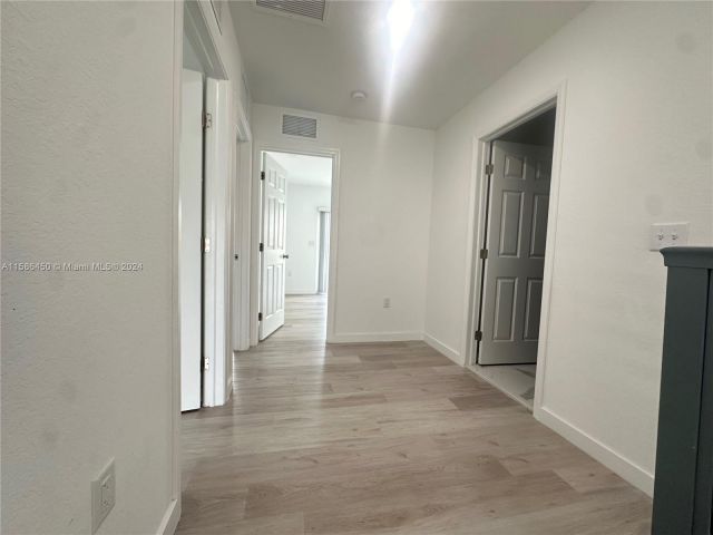 Home for rent at 116 NW 10th St B - photo 5410359