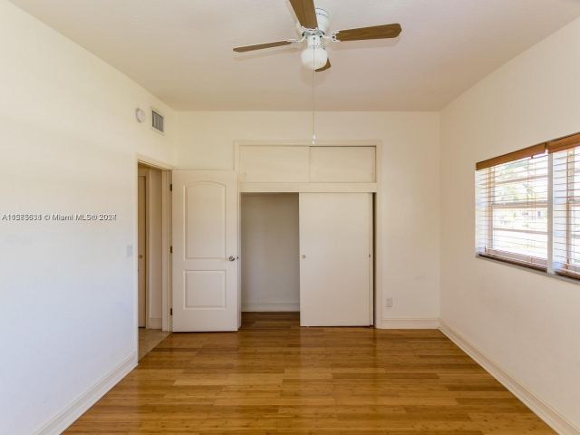 Home for rent at 19620 NE 22nd Ave 0 - photo 5407067