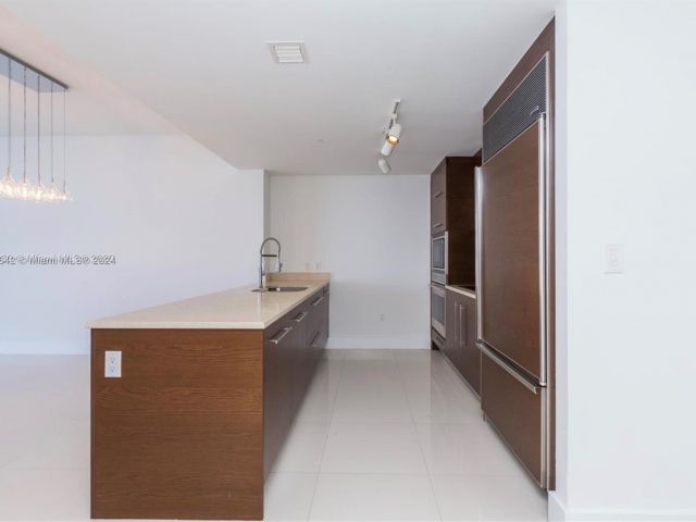 Apartment for rent  Unit #5306 - photo 5409754