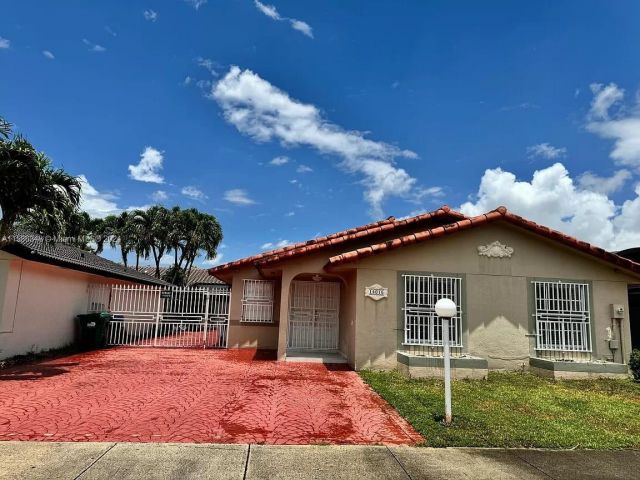 Home for rent at 14015 SW 10th St n/a - photo 5407003