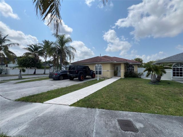 Home for sale at 14300 SW 52nd St - photo 5409062