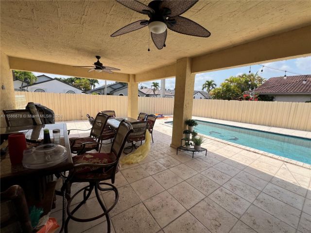 Home for sale at 14300 SW 52nd St - photo 5409066