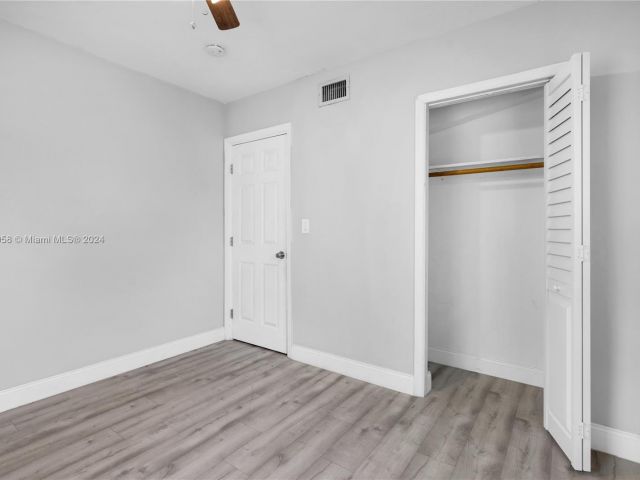 Home for rent at 4500 NE 18th Ave - photo 5415884