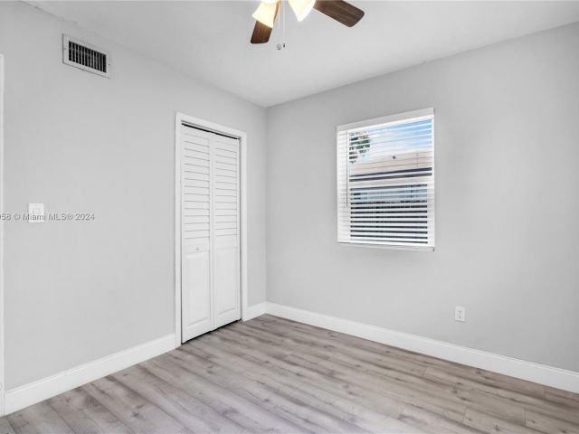 Home for rent at 4500 NE 18th Ave - photo 5415885