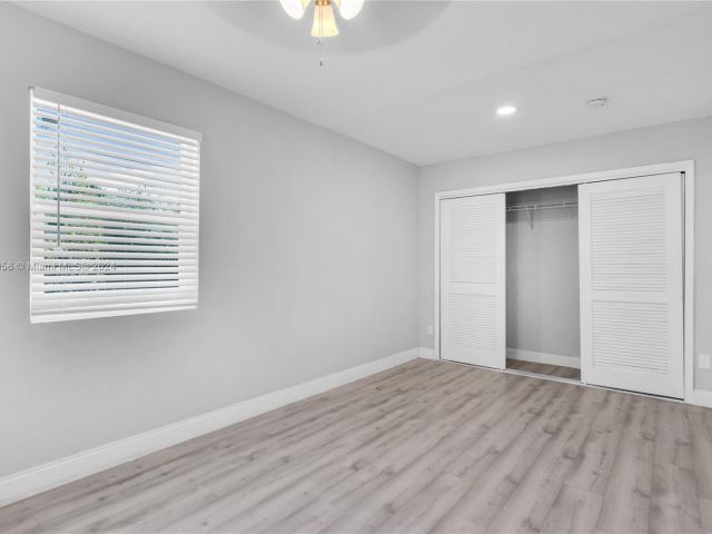 Home for rent at 4500 NE 18th Ave - photo 5415887