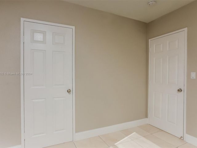 Home for rent at 1530 N 68th Ave - photo 5409366