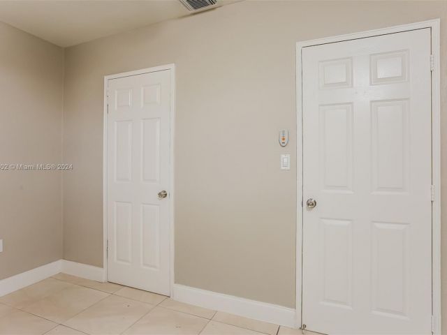 Home for rent at 1530 N 68th Ave - photo 5409370