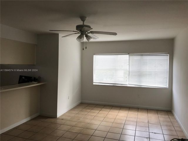 Home for rent at 798 Crandon Blvd 34-C - photo 5410455