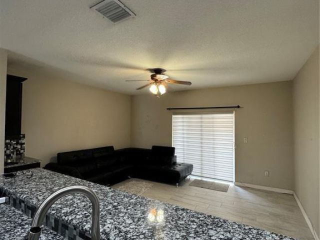 Home for rent at 5773 NW 116th Ave 105 - photo 5409736