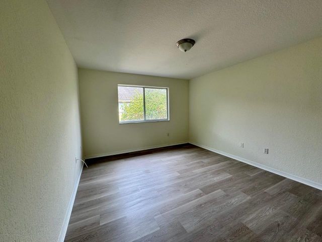 Home for rent at 5773 NW 116th Ave 105 - photo 5453898