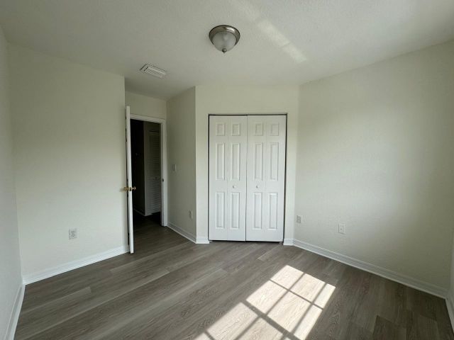 Home for rent at 5773 NW 116th Ave 105 - photo 5453901