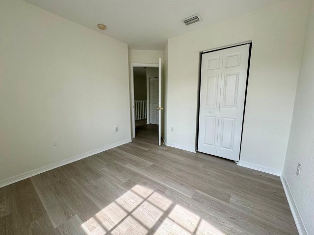 Home for rent at 5773 NW 116th Ave 105 - photo 5453903