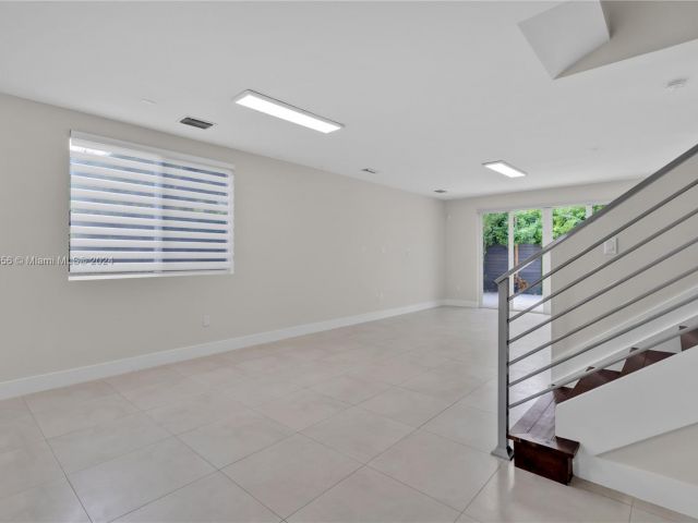 Home for rent at 6830 NW 103rd Ave 6830 - photo 5416779