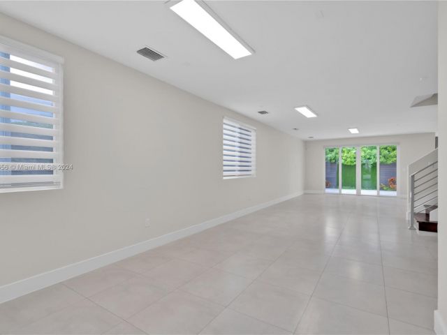 Home for rent at 6830 NW 103rd Ave 6830 - photo 5416781