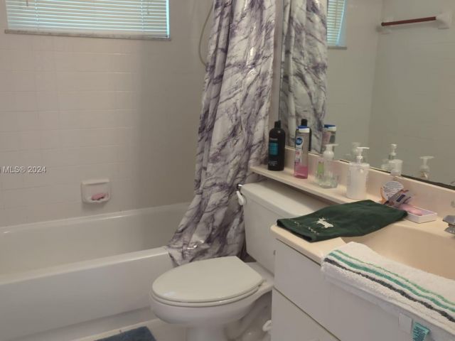 Home for rent at 18435 NW 11th Ct 0 - photo 5453714