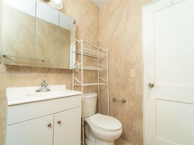 Home for rent at 4070 NW 5th St 4070 - photo 5413626