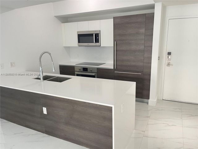 Apartment for sale  Unit #608 - photo 5989609