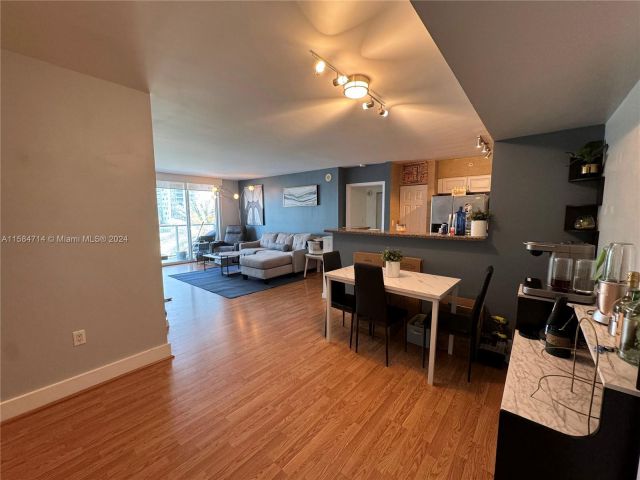 Apartment for sale  Unit #309 - photo 5413353