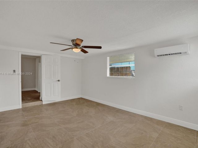 Home for sale at 601 NW 37th St - photo 5463584