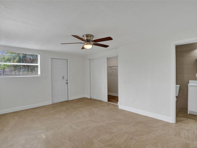Home for sale at 601 NW 37th St - photo 5463586