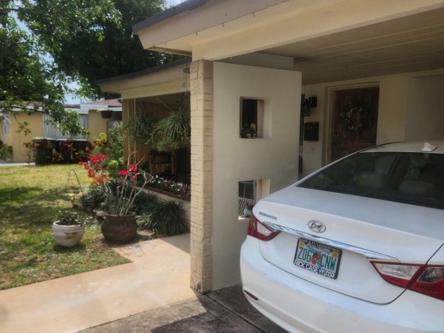 Home for sale at 3230 SW 17th Street - photo 5423846