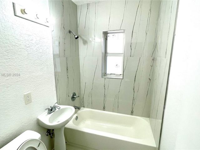 Home for rent at 445 NW 84th Ter 445 - photo 5414091